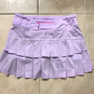 Lululemon run skirt size 8 tall, rare!!
